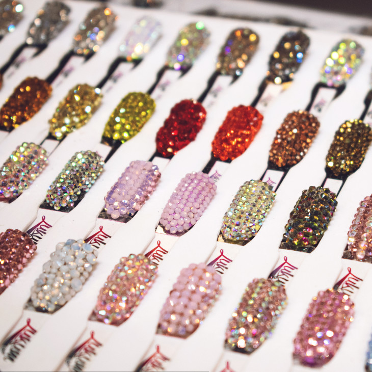 nail art rhinestones